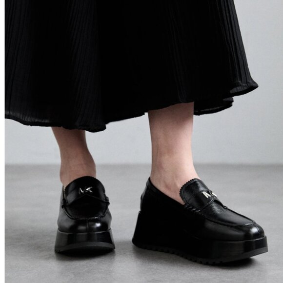 Michael Kors Indy Platform Loafer Pumps Black 9.5 Excellent Condition - Picture 2 of 8